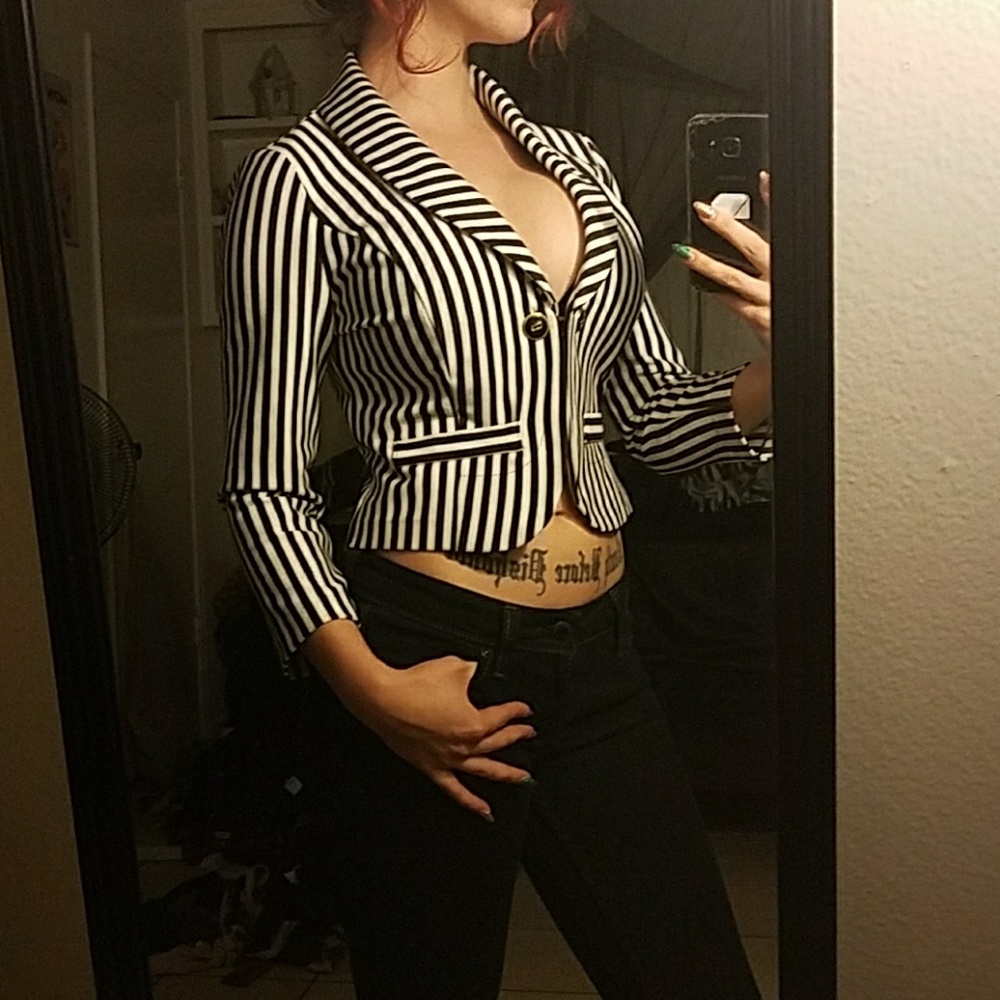 Cropped Blazer